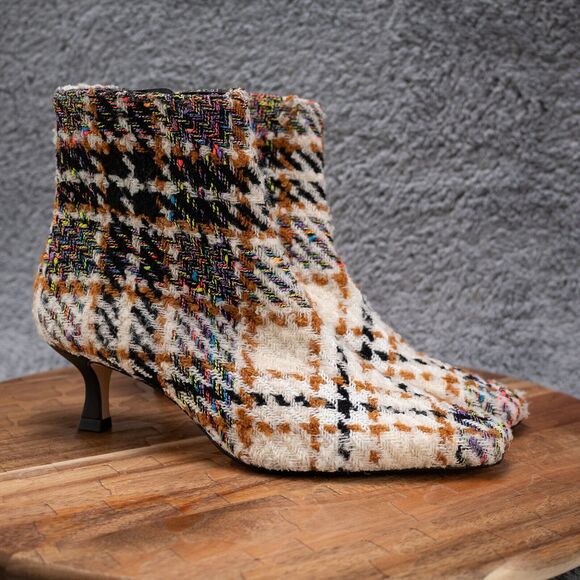 Gianni Bini Palmero Flannel Plaid Black Ankle Zip Booties Boot Kitten Heel 6 M - Picture 1 of 6